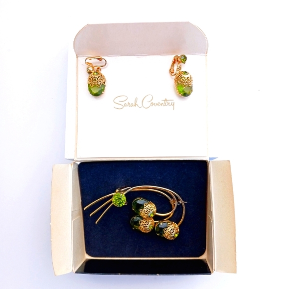 FALL ACORNS BROOCH EARRINGS original box green goldtone Signed Sarah Coventry - Picture 3 of 14